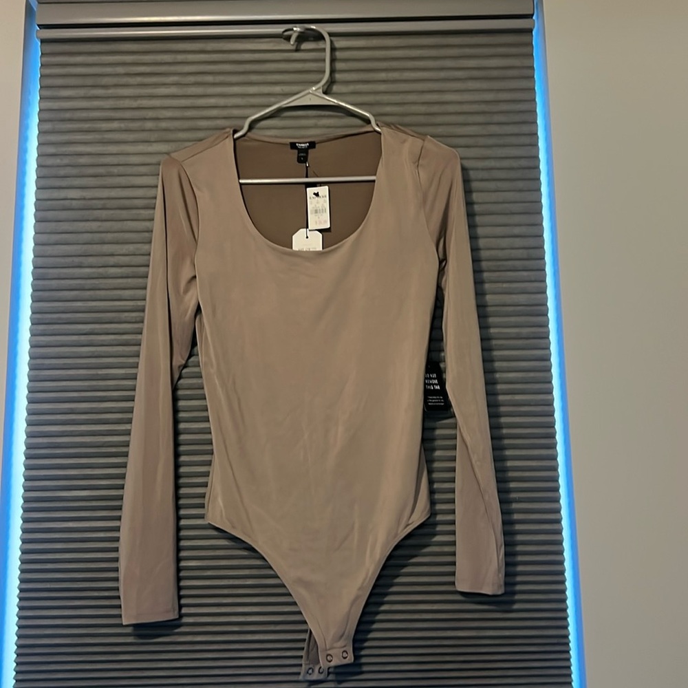 Express Body Contour Long Sleeve Body Suit